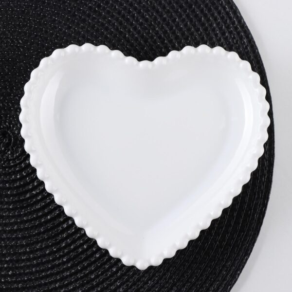 Тарелка «Сердце», 16×15×2 см, цвет белый